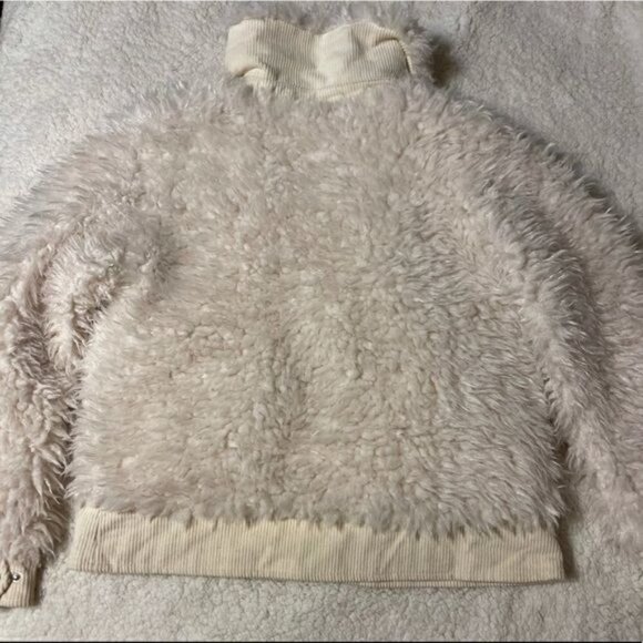 BCBGeneration Zip Front Faux Fur Jacket in Cream - Picture 6 of 9